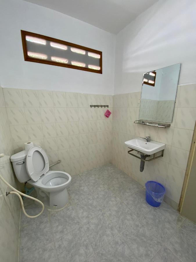 Ecran Riverfront Guesthouse Kampot Bagian luar foto