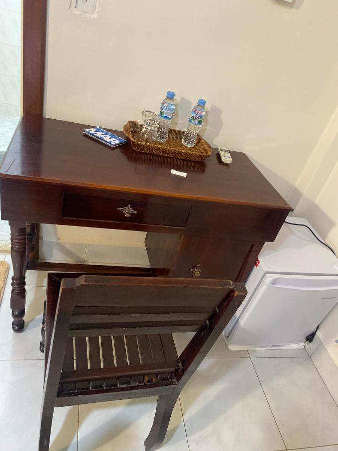 Ecran Riverfront Guesthouse Kampot Bagian luar foto