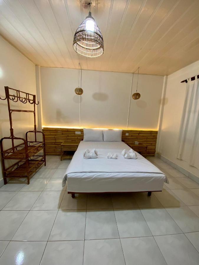 Ecran Riverfront Guesthouse Kampot Bagian luar foto