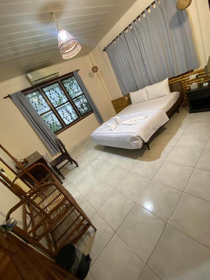 Ecran Riverfront Guesthouse Kampot Bagian luar foto