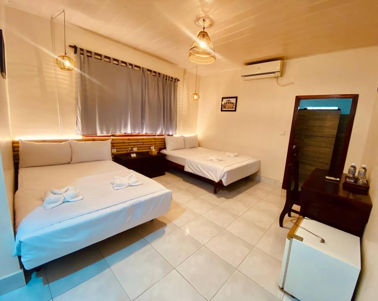 Ecran Riverfront Guesthouse Kampot Bagian luar foto