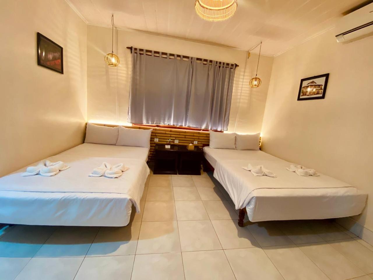 Ecran Riverfront Guesthouse Kampot Bagian luar foto