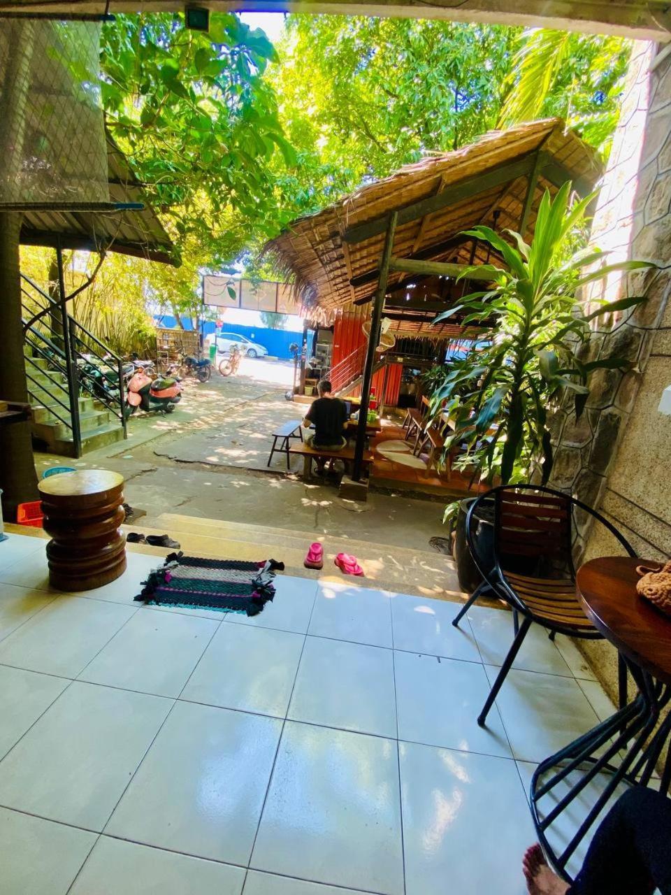 Ecran Riverfront Guesthouse Kampot Bagian luar foto